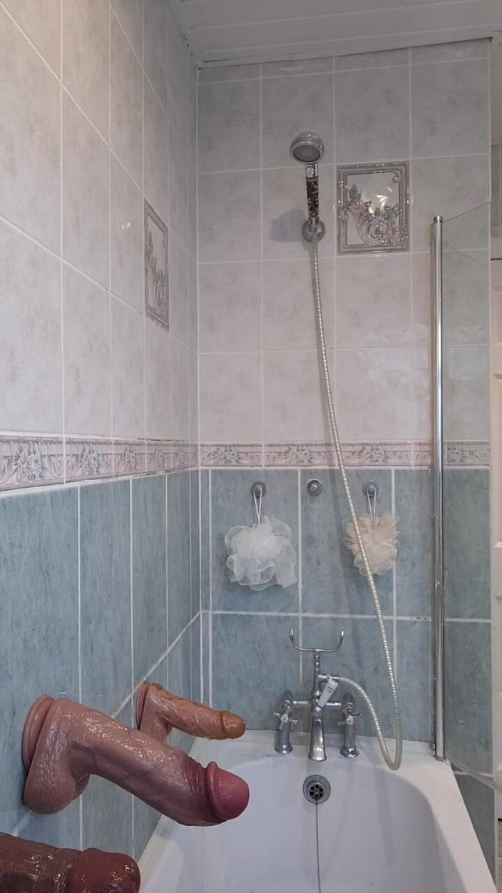 Gordon Uncut: Veřejný exhibicionista se šuká třemi velkými robertky Živě na kameru