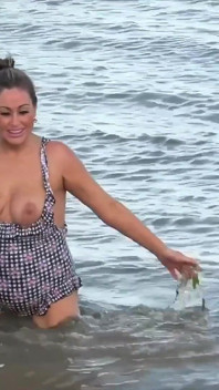 Curvy Young MILF Skinny Dipping in October