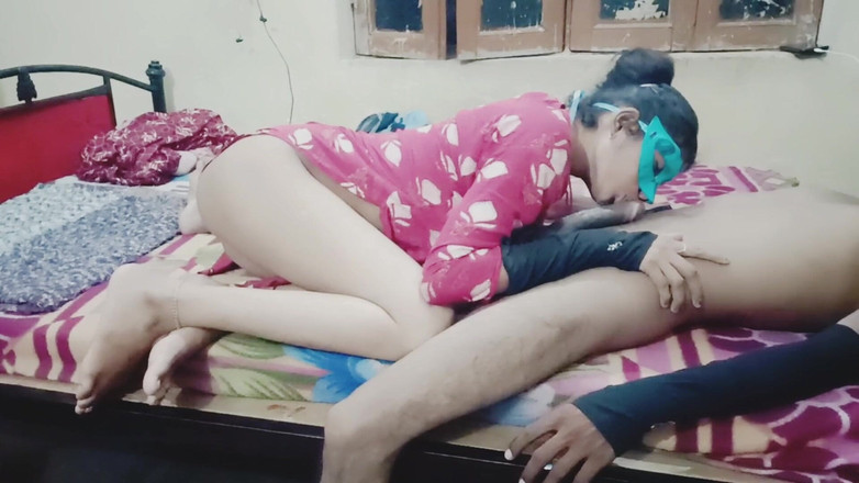 SapnaKumari2: Energické ranní šukání dostalo manžela v náladě a přimělo manželku křičet.