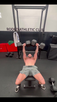 Hit a Pr su dumbbell panca pressa