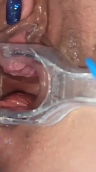 Masturbation mit gebärmutteransicht und medizinischem spekulum, nahaufnahme meiner muschi