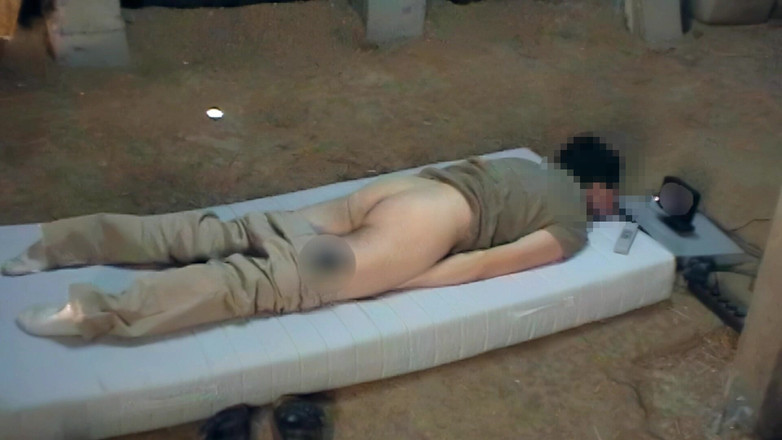 Mark Hannes: 험핑 오줌과 샤워 자위