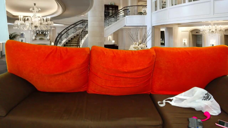 Teen amateur Latinas: 夫は私を満足させてくれません。僕がオナニーしているこの動画を見てほしい