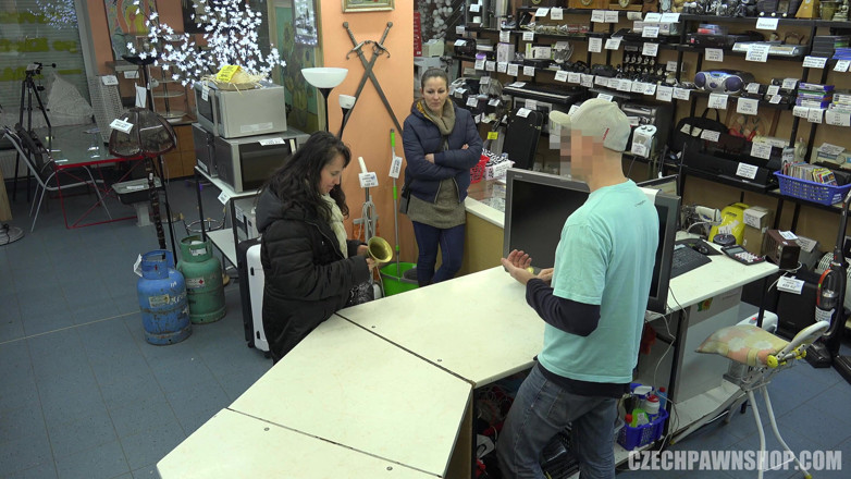 Czech Pawn Shop: ร้านรับจํานําเช็ก 6: เย็ดหลังบ้านที่ร้อนแรงที่สุดเท่าที่เคยมีมา