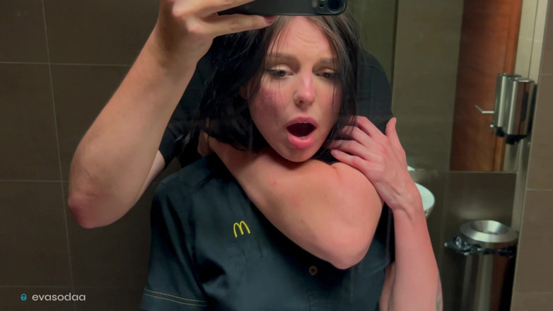 Eva Soda: Risicovolle seks in een toilet, neukte een Mcdonald-werknemer over morsde...