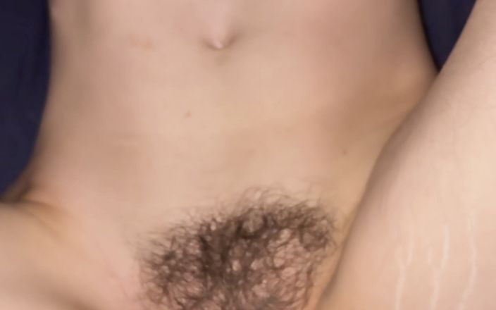 FoxMaidenPanties: Szybki wytrysk na owłosioną cipkę w misjonarzu