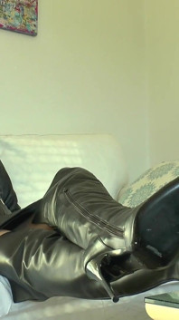 Menschliches Aschenbecher und Spucktoon, domina-pOV-lady victoria Valente
