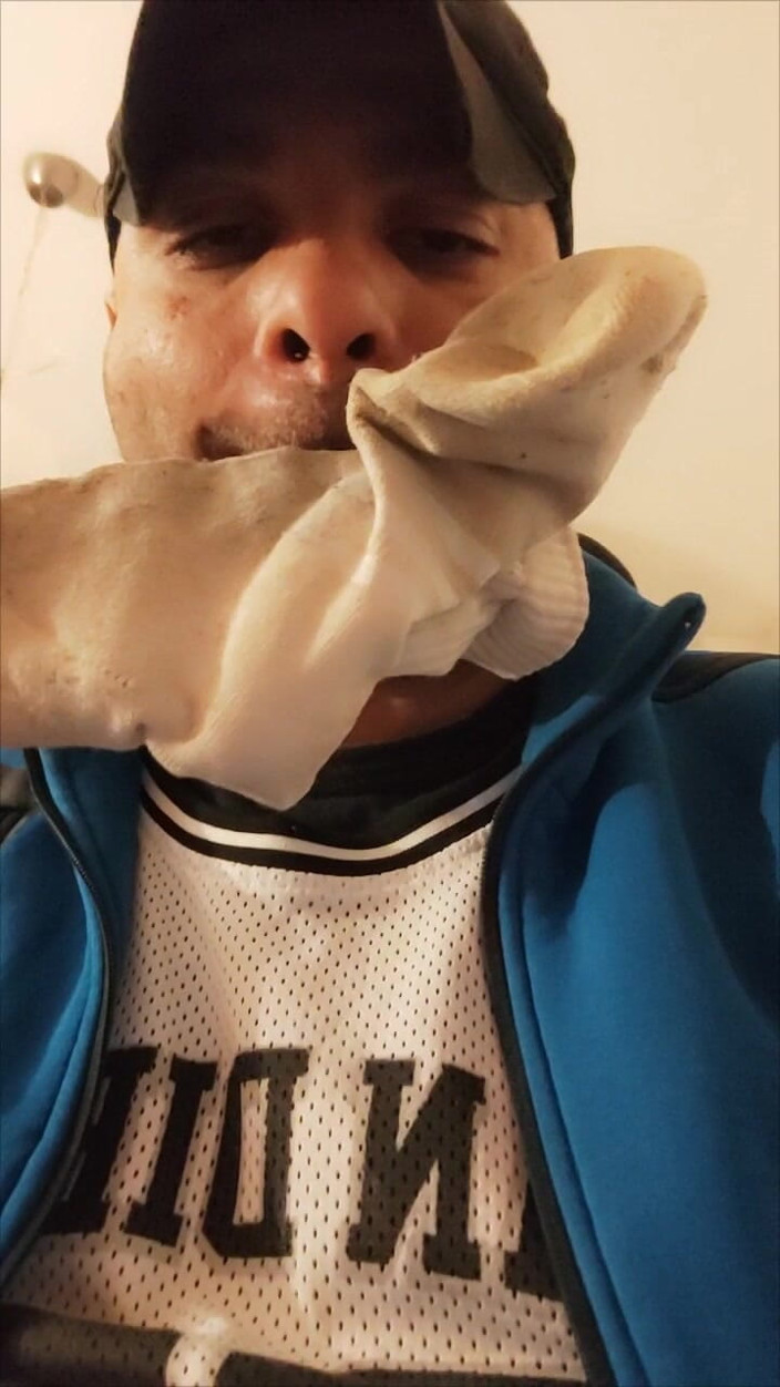 Dirty junk bro: Dirtyjunkbro Pissing in Bed and Sniffing Socks