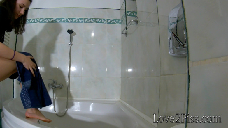 Love 2 Piss: Pipi-unfall in meiner jeans im badezimmer