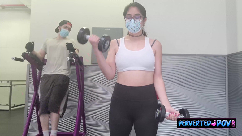 Perverted POV: Onlyfans model gets content from guy at gym