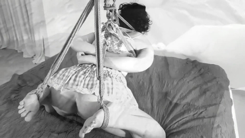 Bdsmlovers91: Kinktober Ziua 11: Futai cu pumnul - Legat și ejaculare cu Ginger Root în...