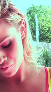 Nikki Hearts e Jessa Rhodes Lez Out by the Pool
