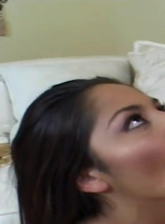 Chica Suicida DVD: Deslumbrante latina se inclina para uma foda doce e bebe...