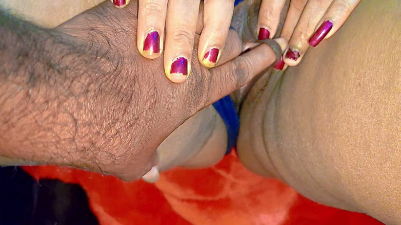 SkyFly: Cazzo duro ragazza super sexy