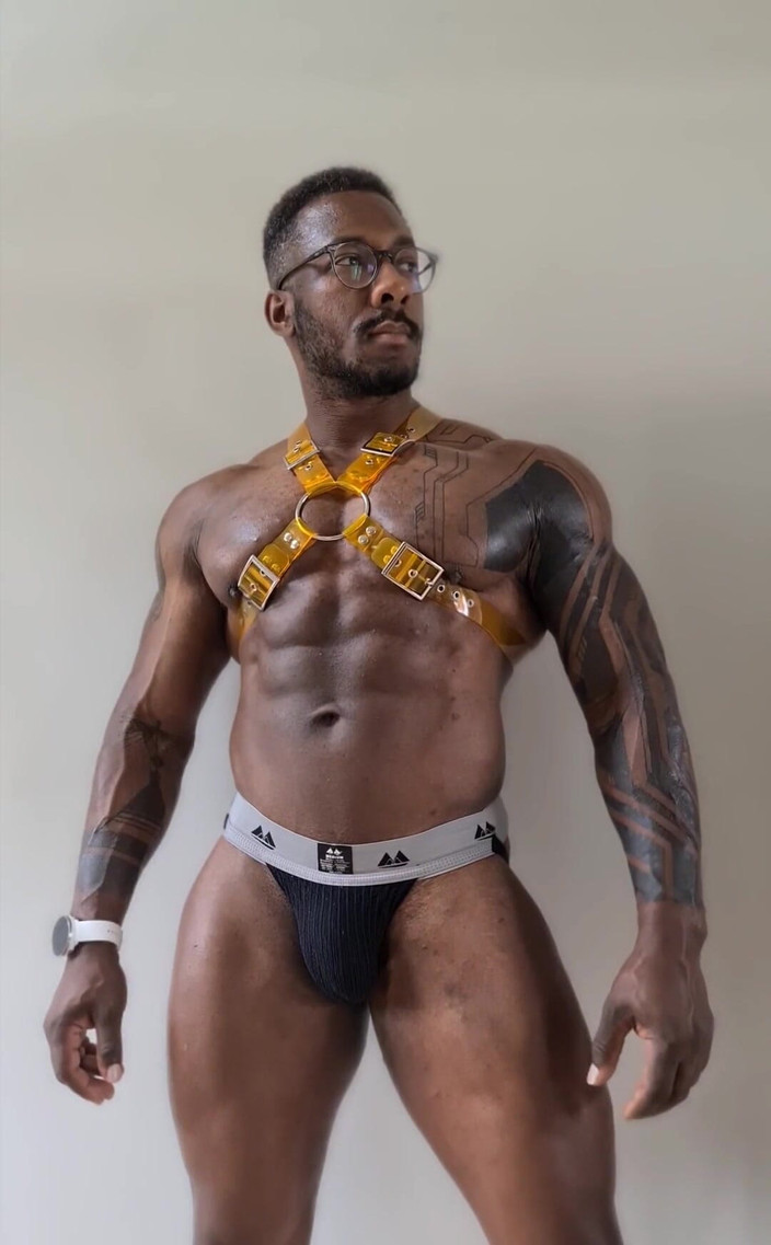 Amadeus: Este novo arreio é fogo em amarelo de #stongpup no Instagram e...