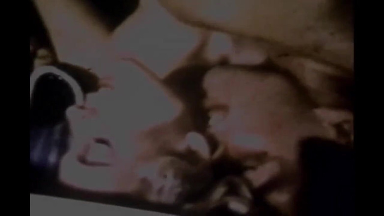 Vintage megastore: Absolutní potěšení s těmito monstrózními ptáky přátel (celý film)