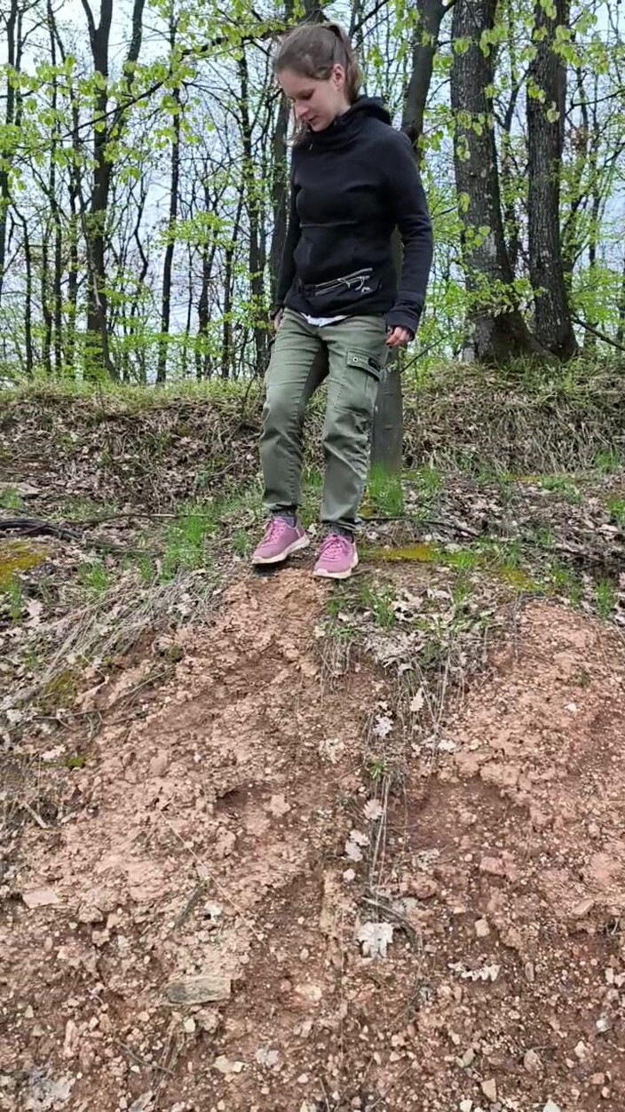 FenekManul: Pee on the Little Sidehill