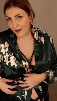 Ma belle-mère est une MILF enceinte