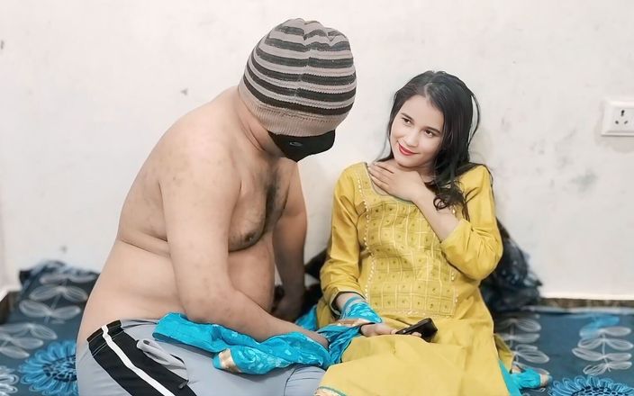 NAASRIN KHAN: Paní šéfka má ptáka jejího personálu Vloženo do její kundičky