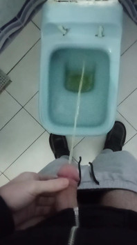 Pissing Video