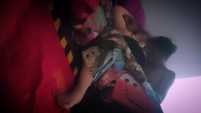 my_wife_chubby: Menyentuh tubuh ibu tiri