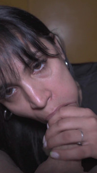I Took a Photo of My Stepsister to Masturbate, and She Caugh