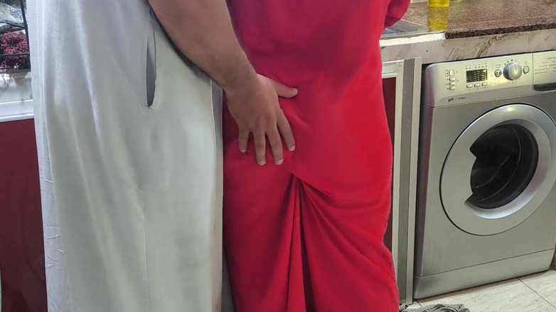 yousra egyptian bbw: O porteiro me fode quando o marido vai trabalhar