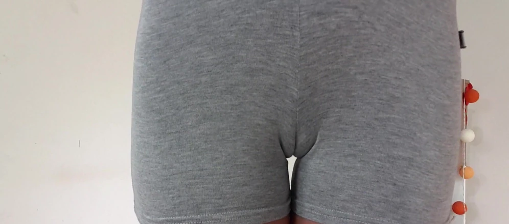 MissAnja_FH: Dedo do capô de camelo? e rabo redondo. Amanhã vem...