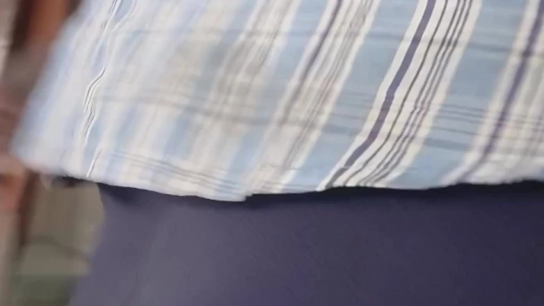 CarvingShovel: Tamil garoto levantando a mão