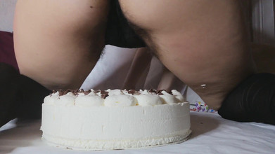 The Antichristrix: Pastel sentado en cam