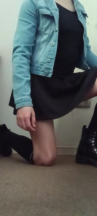 Ciro: Do you like my outfit?