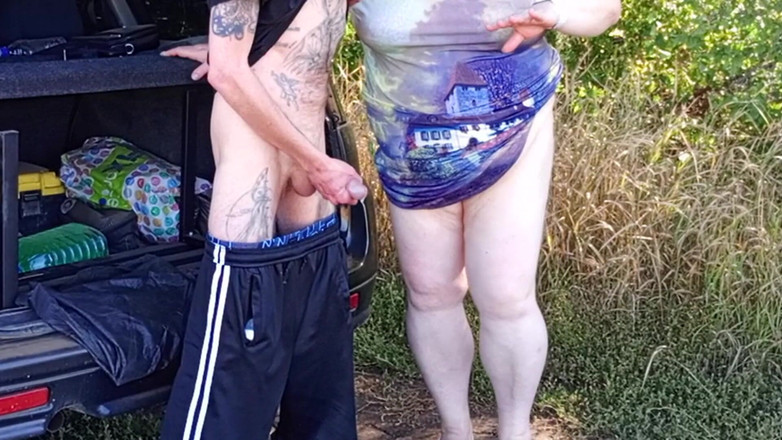 Zona901: In einem öffentlichen park ficke ich meine stiefmutter im doggystyle, dann...