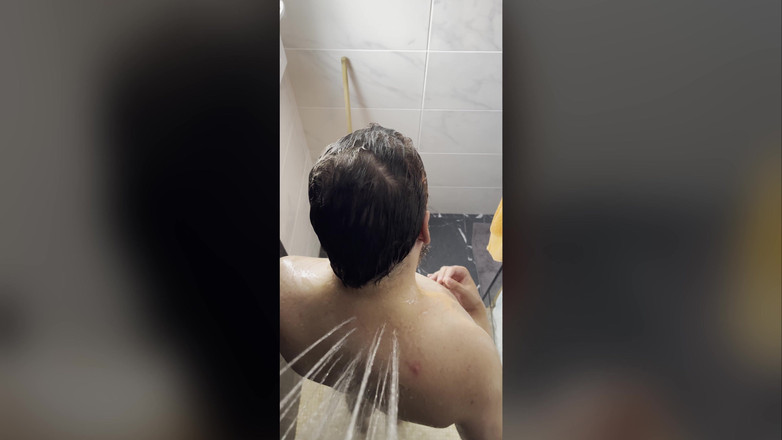 Aimeronds: Verticale weergave: de douche