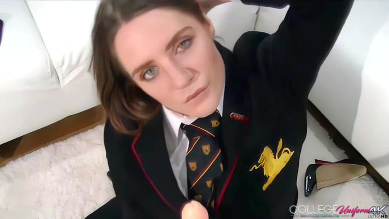 College Uniform: Suge acest featuring Samantha Bentley