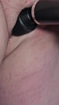 É possível para você vir e testemunhar meu orgasmo? Eu sou uma puta do papai.