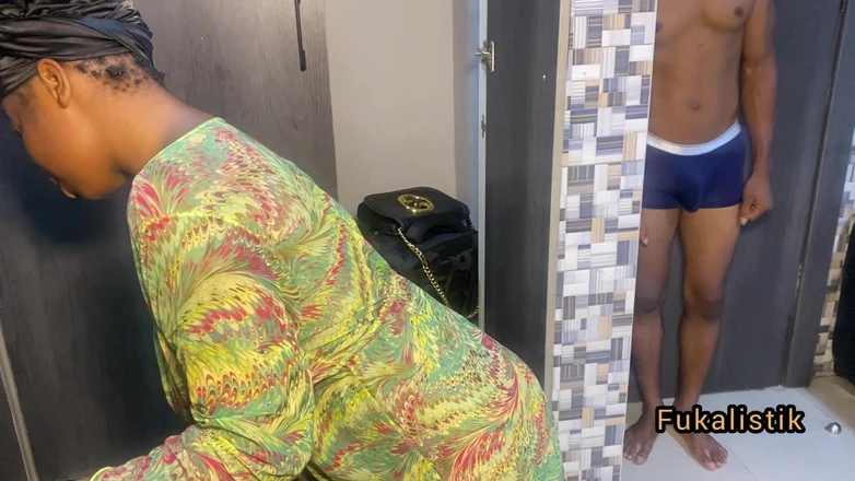 Fukalistik: Manžel načapal záludnou šukačku s velkými kozami, záludné šukání, velké péro ochranka...