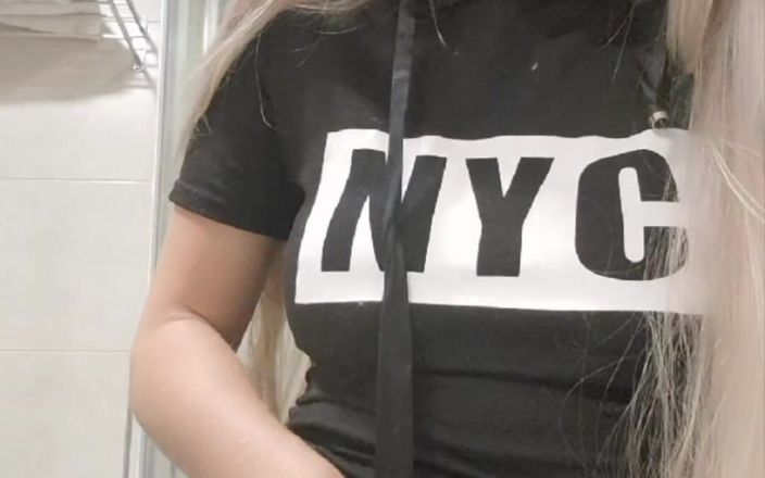 Anna Lynx: 用你的鸡巴图片自慰