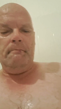 Ta děvka má hodně co dohánět, pokud jde o orální cvičení
