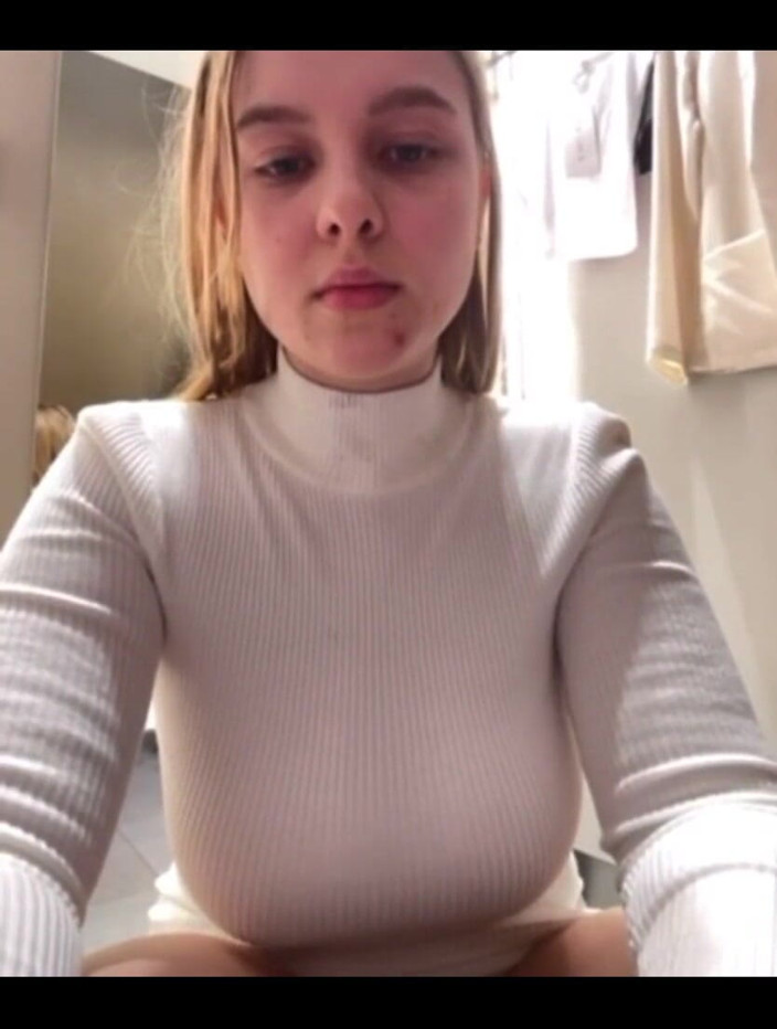 JuiceLussie: Public Fucking in the Fitting Room