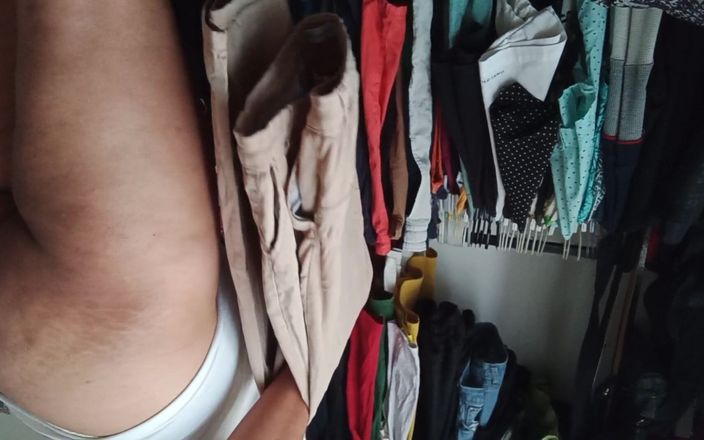 Karmico: Mollige vrouw filmt zichzelf voor haar man in ondergoed