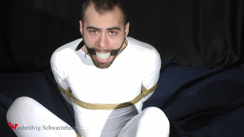 Wanheldvig: Zeus attachée en lycra : bâillon dans les couilles, défi à la...