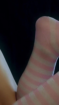 Ich trug meine heißen langen socken und half ihm, hart auf sie zu kommen