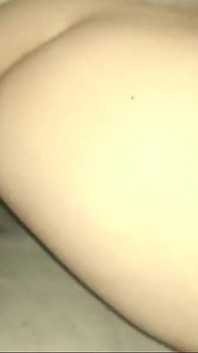 Estilo perrito con sexo de esposa cachonda muy de cerca