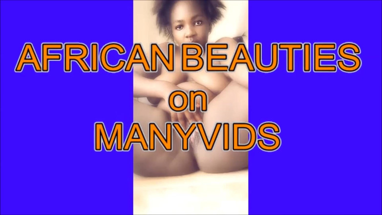 African Beauties: La lesbica ebano con un doppio dildo