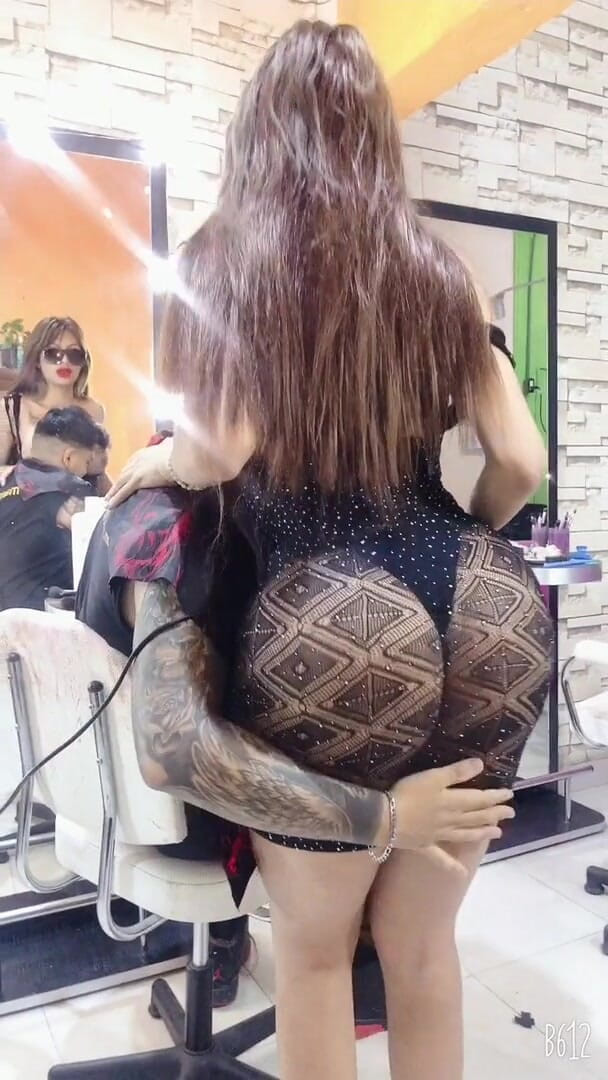 Barbietransxxxx: Am o prietenă care mi-a tăiat părul și ne bucurăm de...
