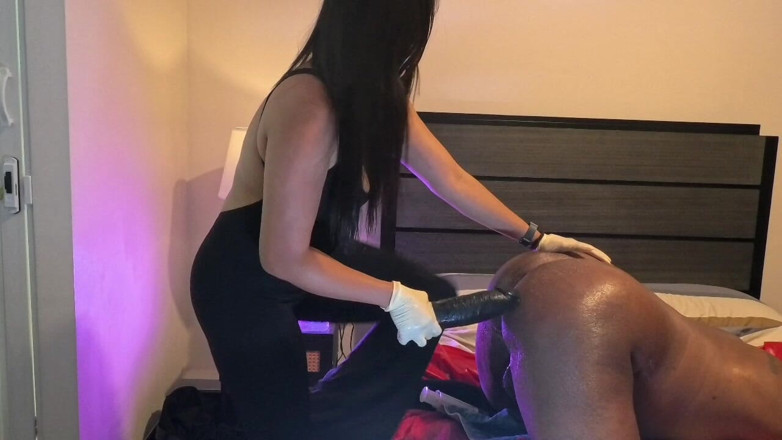 DominaFireOfficial: Dominafire Fisting Anale E Schiava Che Scopa Con Strapon