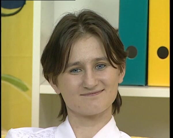 YOUR FIRST PORN: Carolina fingert ihre busch - amcık - carolina amcığını parmaklıyor