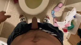 我不会告诉任何人，所以在你回家之前操我