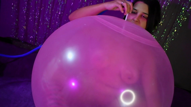 Bunny Looner: Ride and Try to Pop My Wubble Ball Naked - Round 2 -...