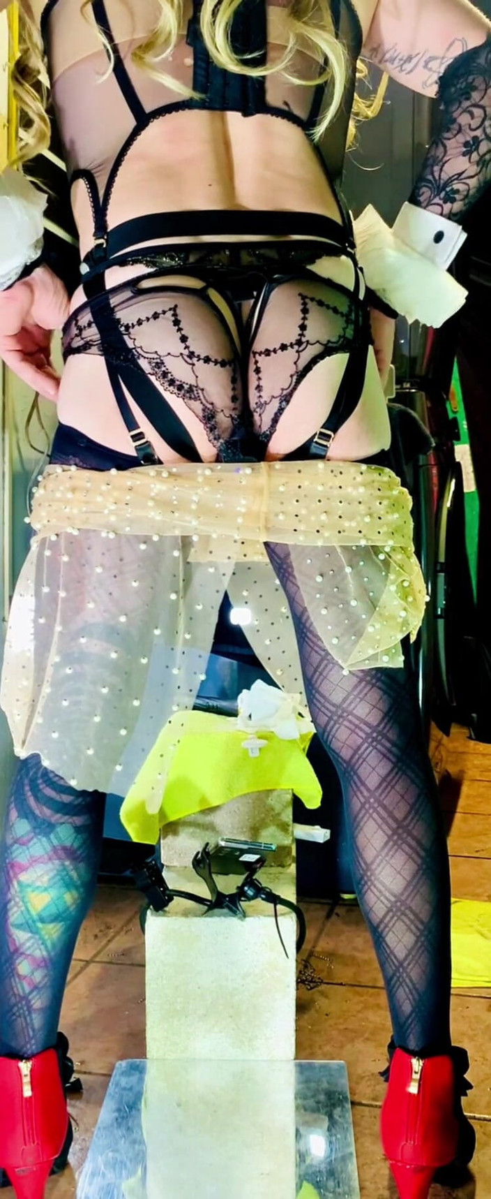 Benito414: Benito414 ティーンTSが貞操帯でお尻を突く